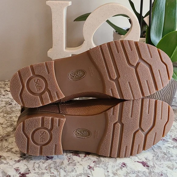 NWT Sofft Leather Boots - Picture 5 of 7